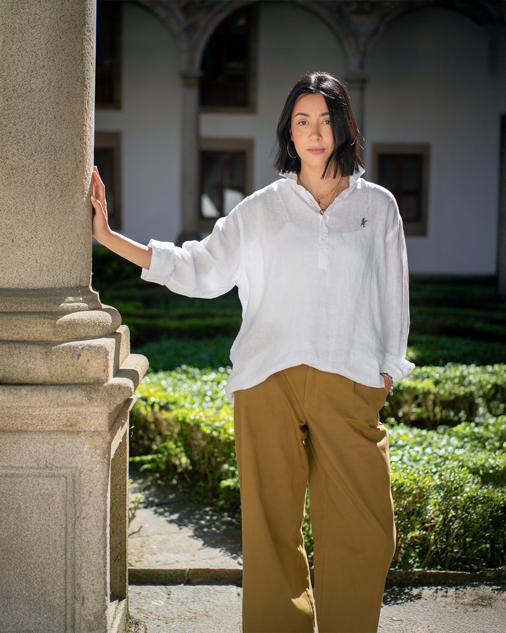 Polera blanca Peregrino