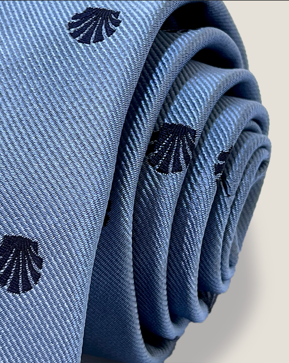 CORBATA CONCHA CELESTE