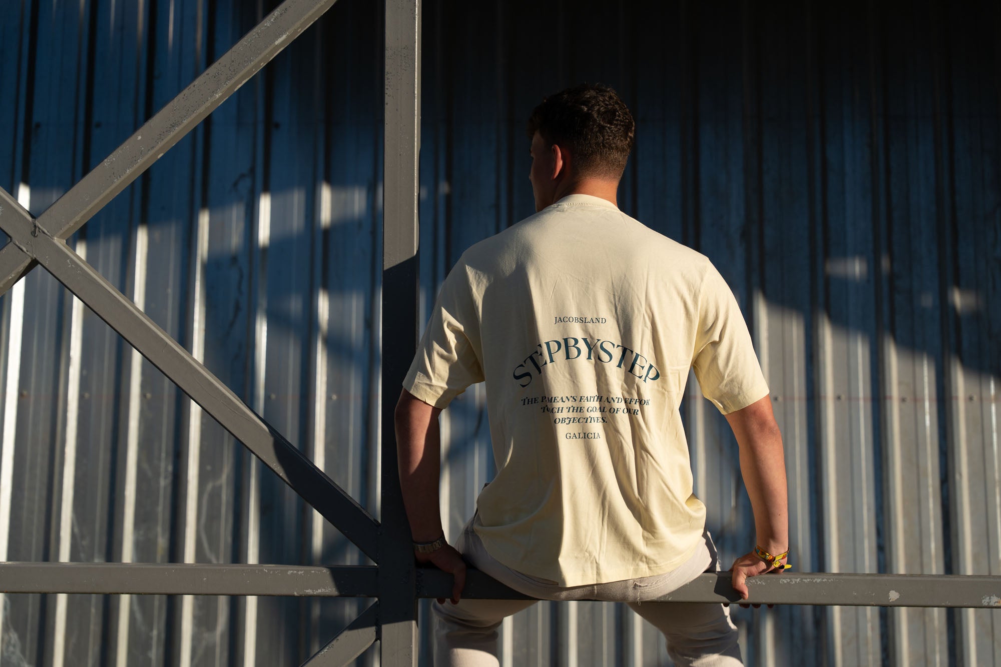 CAMISETA STEPBYSTEP AMARILLA