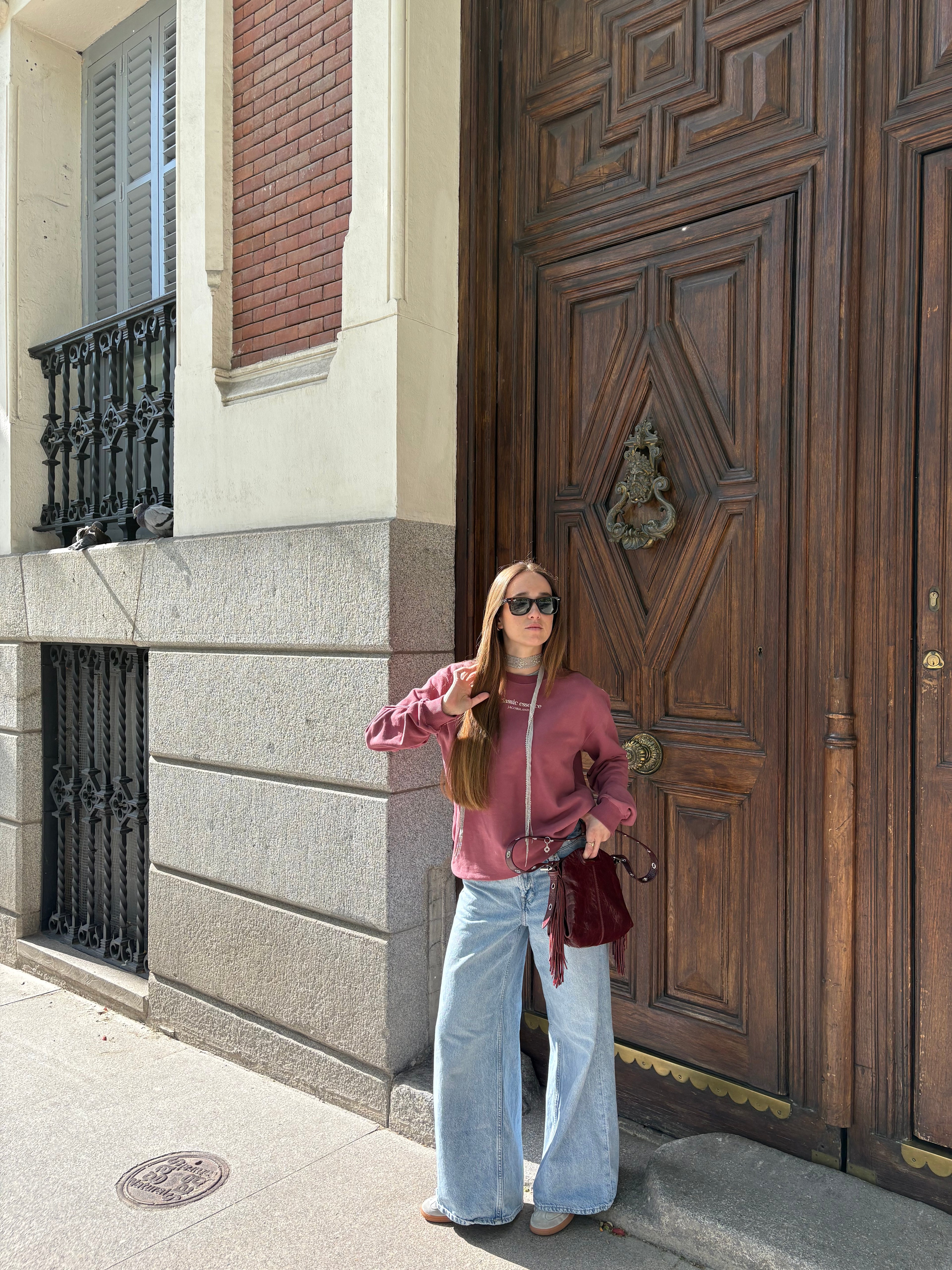 SUDADERA SIN CAPUCHA CLASSIC ESSENCE